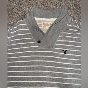 American Eagle Outfitters Men's Gray and White Striped Pullover Sweater